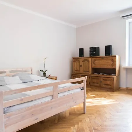 Old Town P&o Serviced * Warsaw