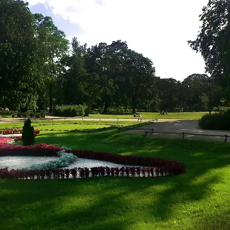 Old Town P&o Serviced Lägenhet *